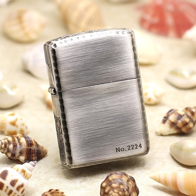 zippoThe limited quantity of three-sided fish on the lighter side has fish every year(Smoked black and silver)ZBT-4-8B